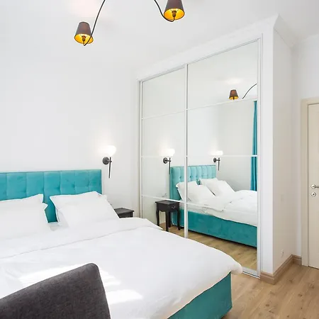 R.o.y.a.l Apartament