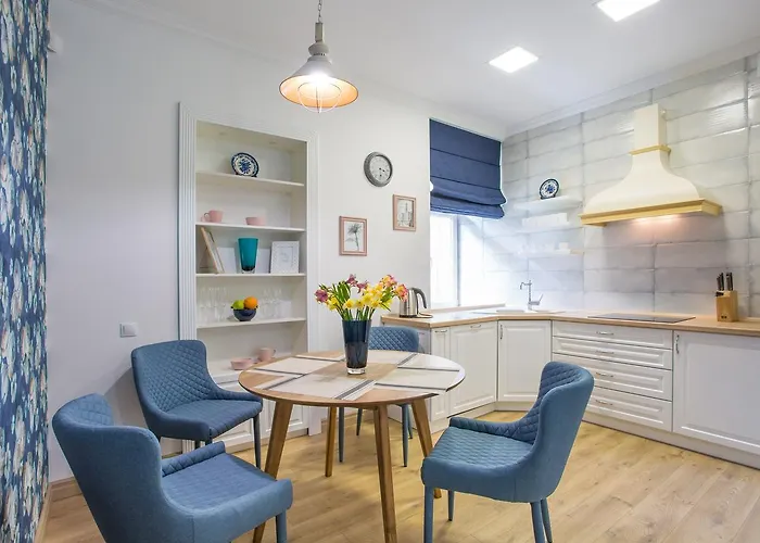 R.o.y.a.l Apartment *