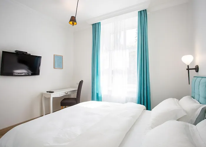 R.o.y.a.l Apartament